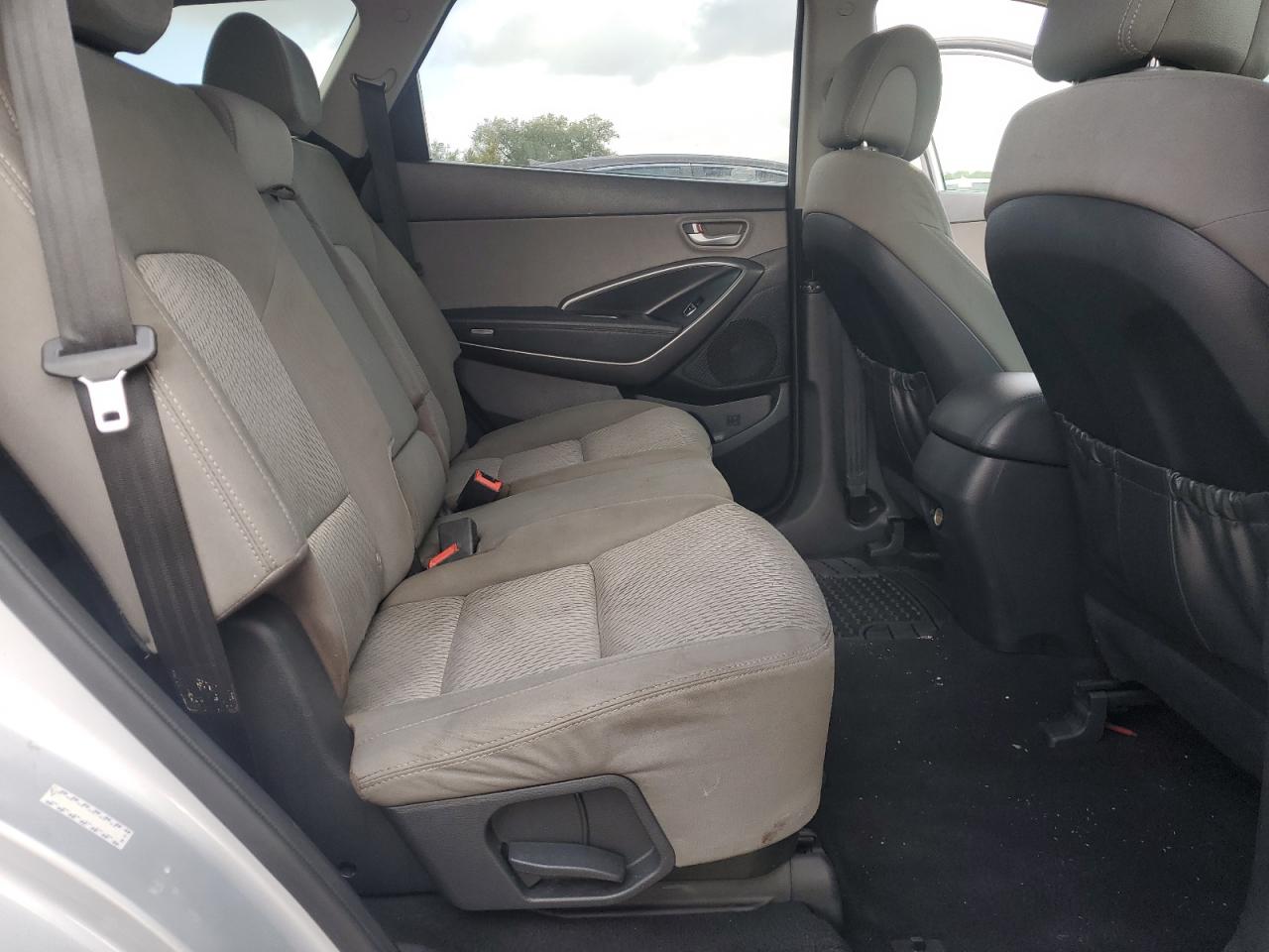 2017 Hyundai Santa Fe Se VIN: KM8SMDHF9HU209346 Lot: 82299445