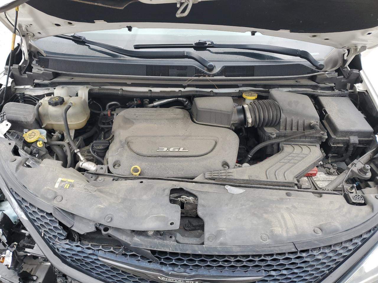 2018 Chrysler Pacifica Touring L VIN: 2C4RC1BG9JR157211 Lot: 89658785