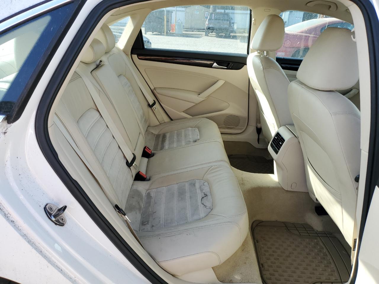 2014 Volkswagen Passat Sel VIN: 1VWCN7A35EC081922 Lot: 81961475