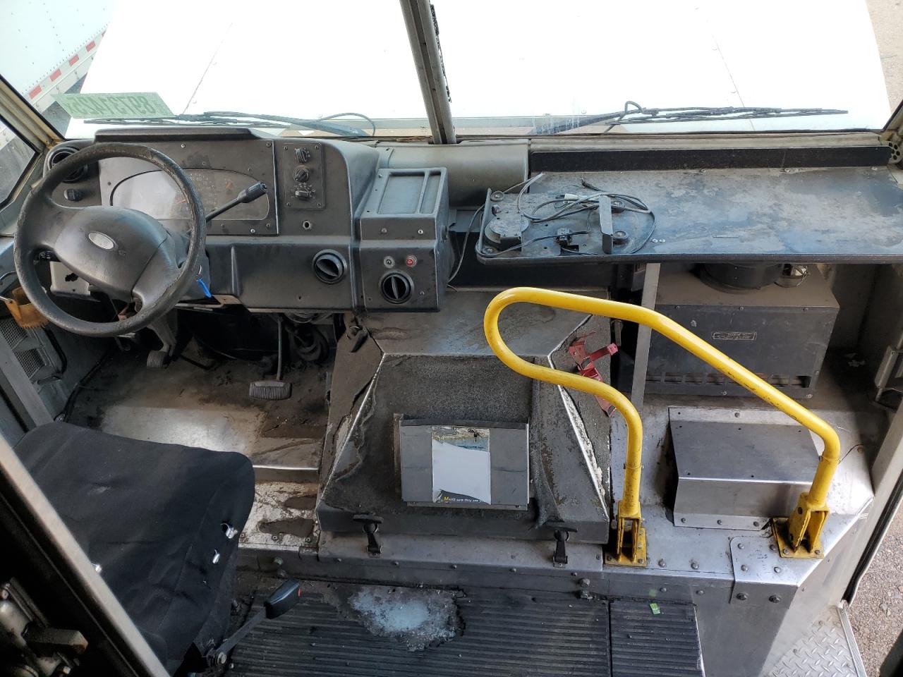 2003 Ford E450 Delivery Van VIN: 1FCLE49L53HA41958 Lot: 89731425