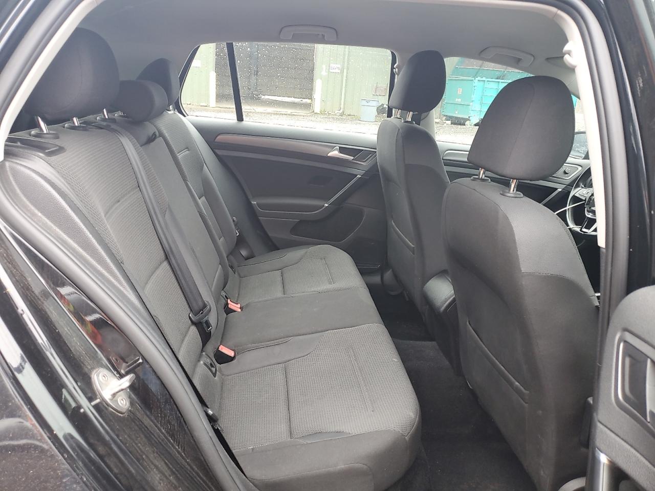 2018 Volkswagen Golf S VIN: 3VWG17AU2JM276584 Lot: 82638735