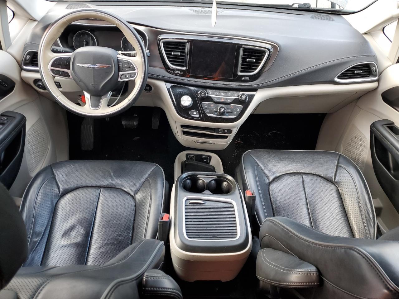 2017 Chrysler Pacifica Limited VIN: 2C4RC1GG2HR841360 Lot: 90552115