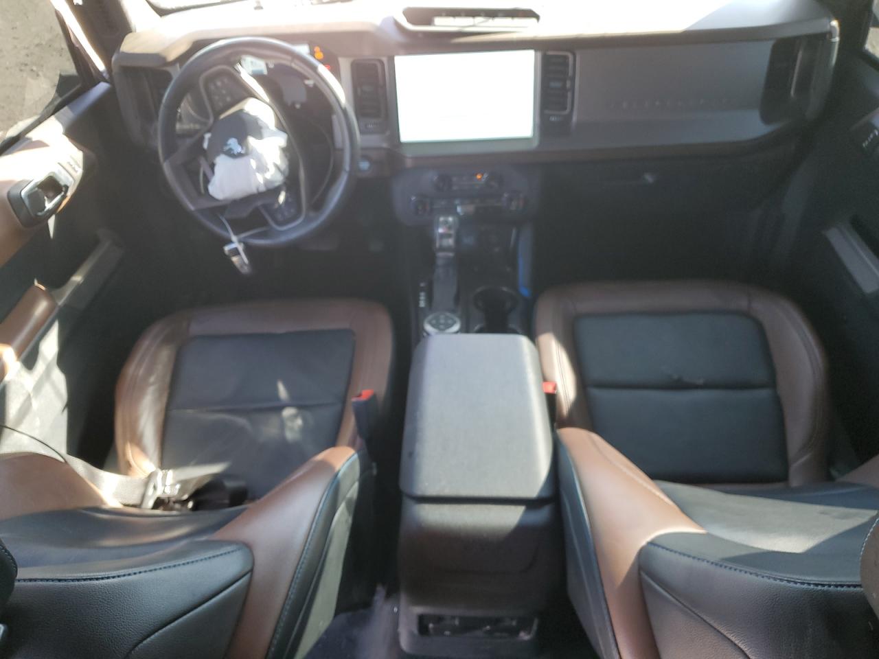 2022 Ford Bronco Base VIN: 1FMDE5DH1NLB10136 Lot: 84986265