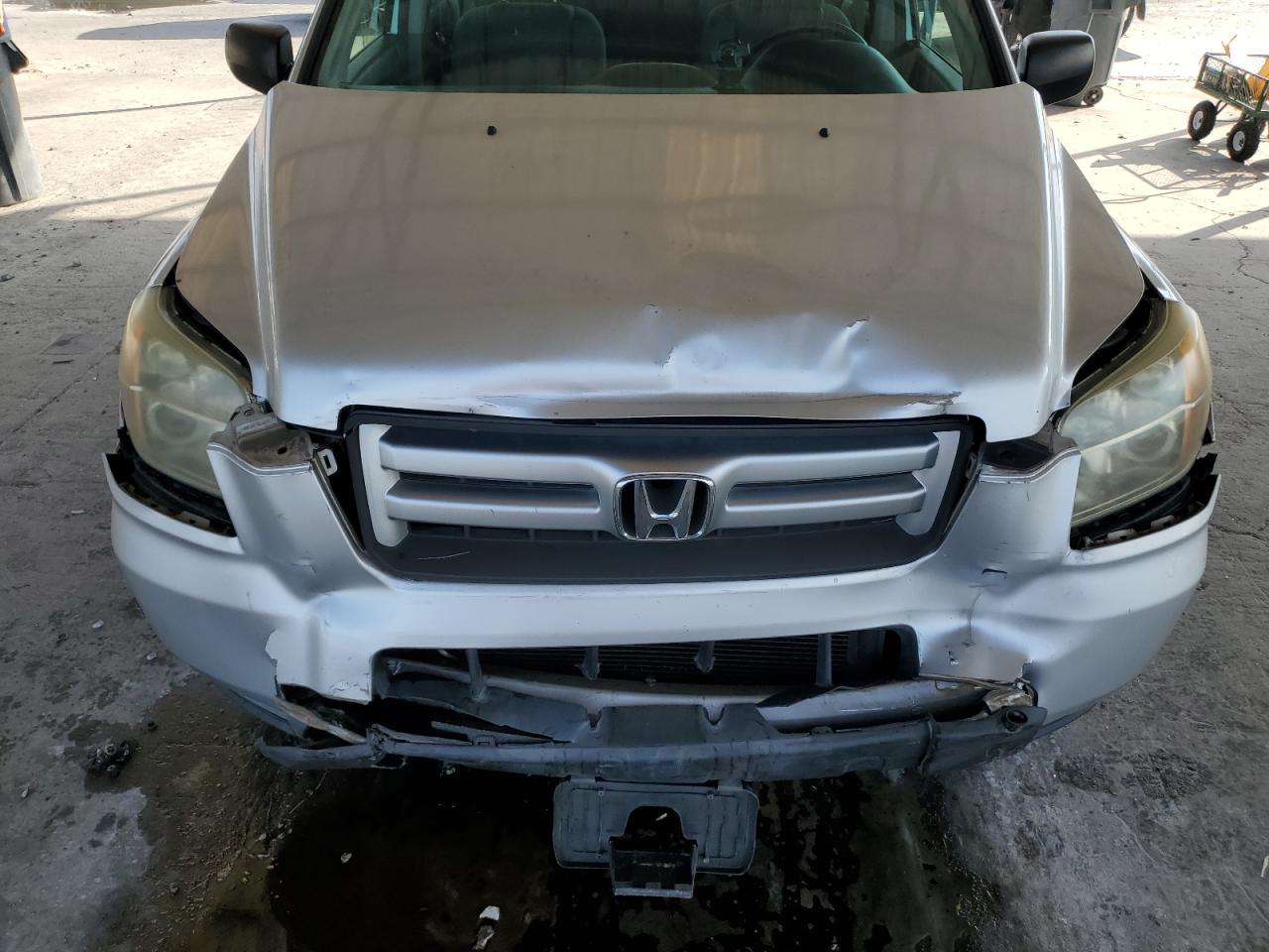 2006 Honda Pilot Lx VIN: 5FNYF18116B012124 Lot: 82311145