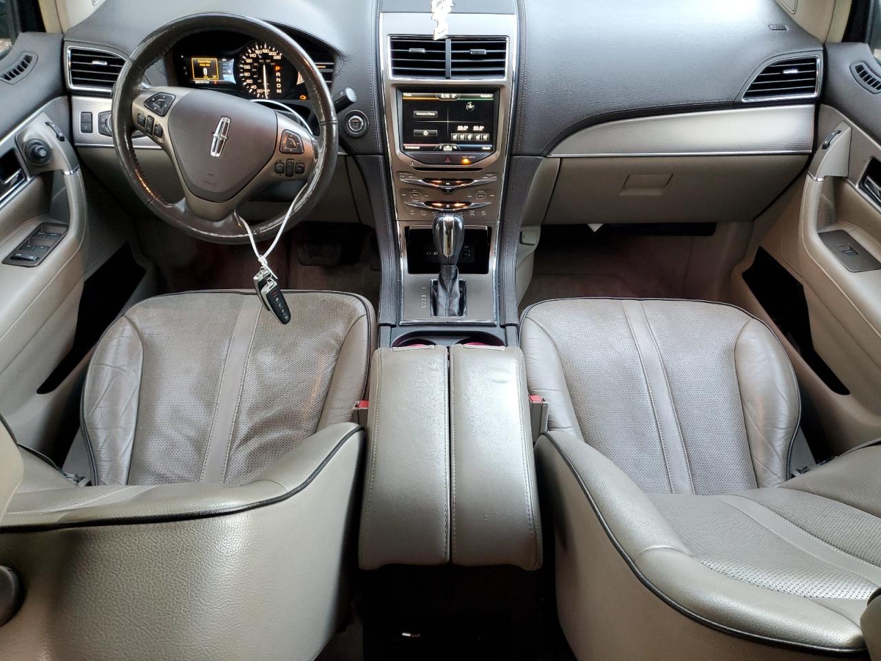 2011 Lincoln Mkx VIN: 2LMDJ8JKXBBJ17924 Lot: 85862295