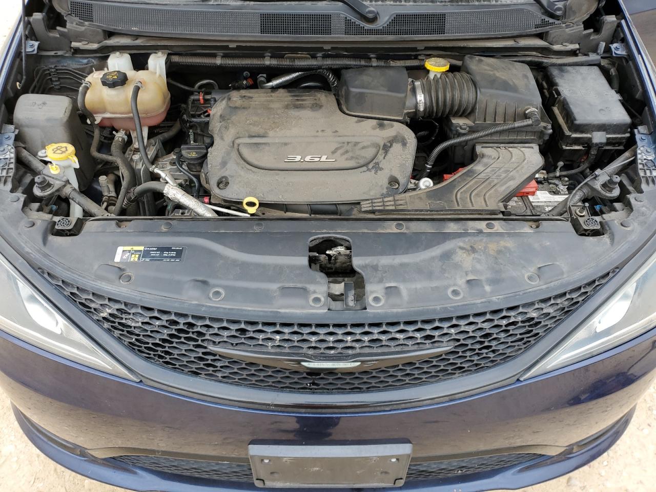 2018 Chrysler Pacifica Touring L VIN: 2C4RC1BG7JR228003 Lot: 87308035