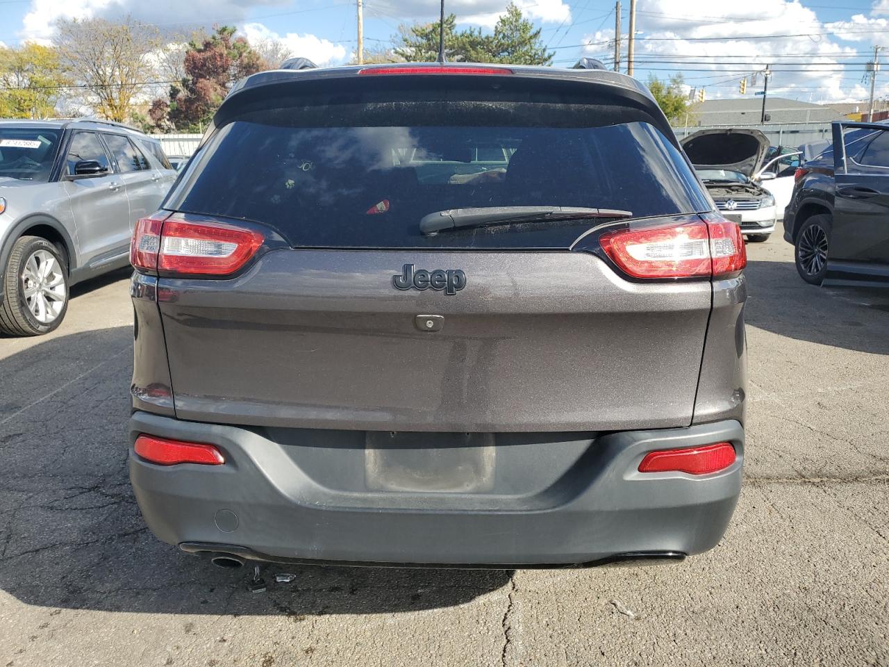 2018 Jeep Cherokee Latitude VIN: 1C4PJLCB3JD551818 Lot: 87363305