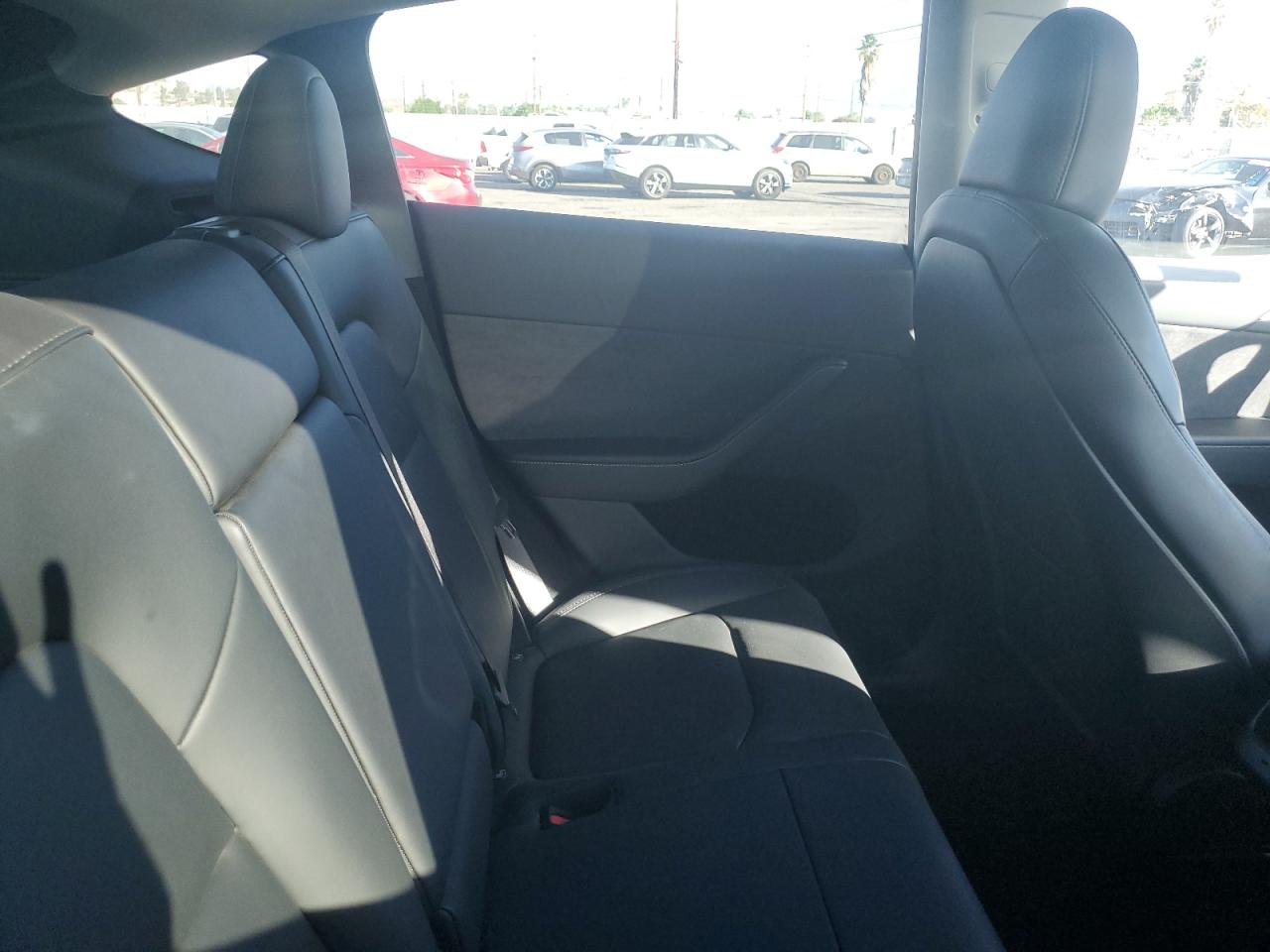 2023 Tesla Model Y VIN: 7SAYGDEE1PA210872 Lot: 90685975