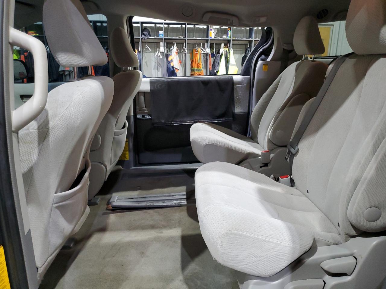 2013 Toyota Sienna Le VIN: 5TDKK3DC8DS336734 Lot: 89632635