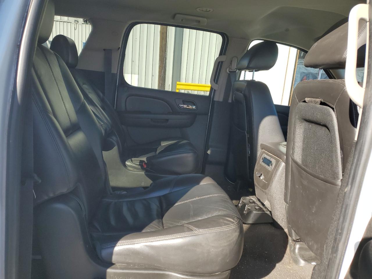 2011 Chevrolet Suburban K1500 Lt VIN: 1GNSKJE30BR141457 Lot: 90385625