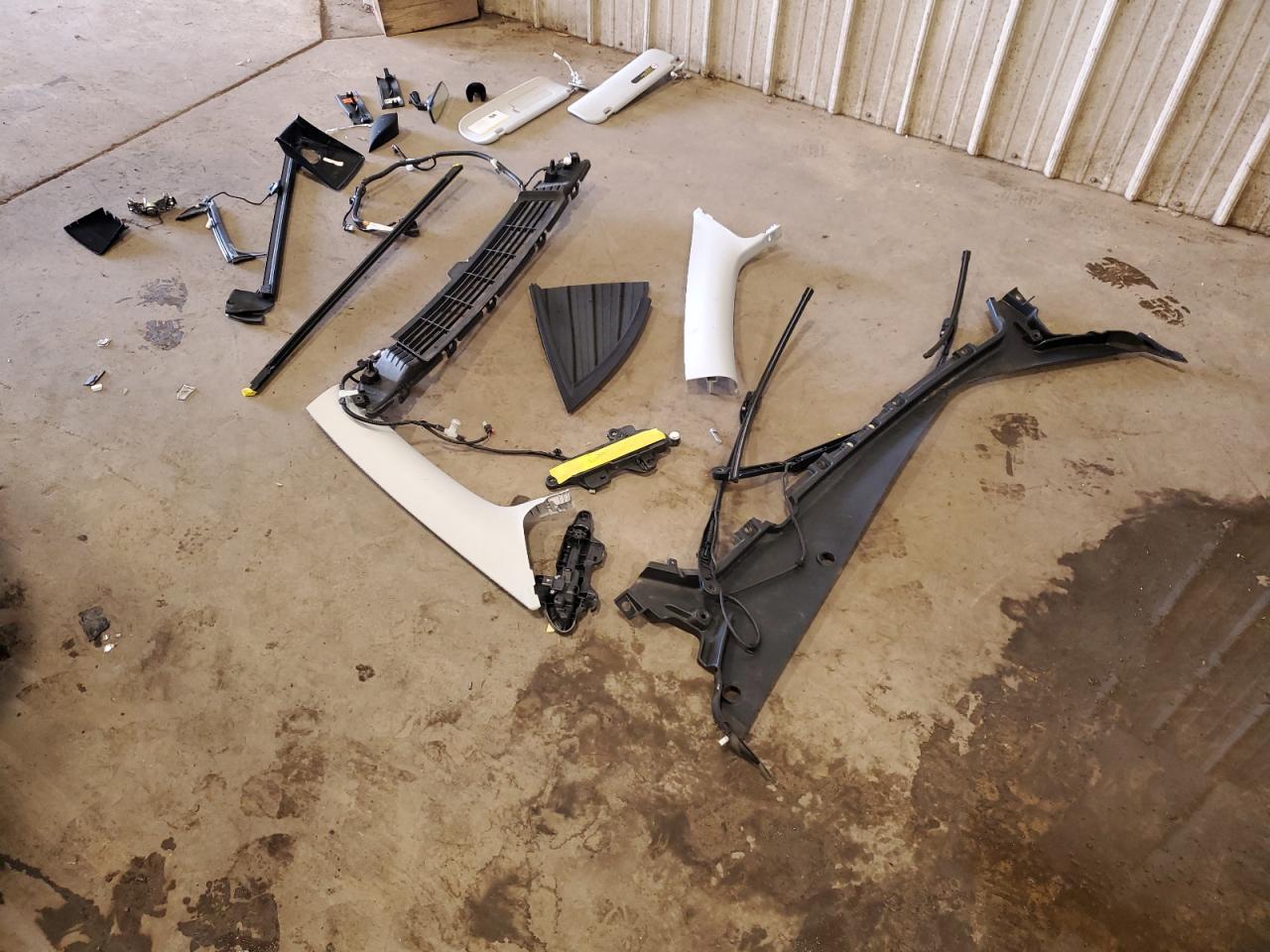 2022 Tesla Model Y VIN: 7SAYGDEE0NA011955 Lot: 87469875