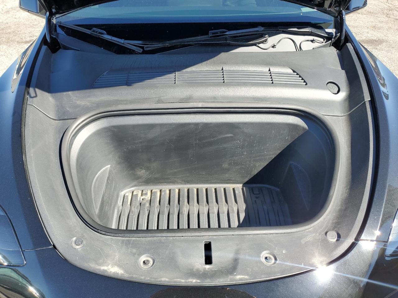 2024 Tesla Model Y VIN: 7SAYGDEF5RF064412 Lot: 87083965