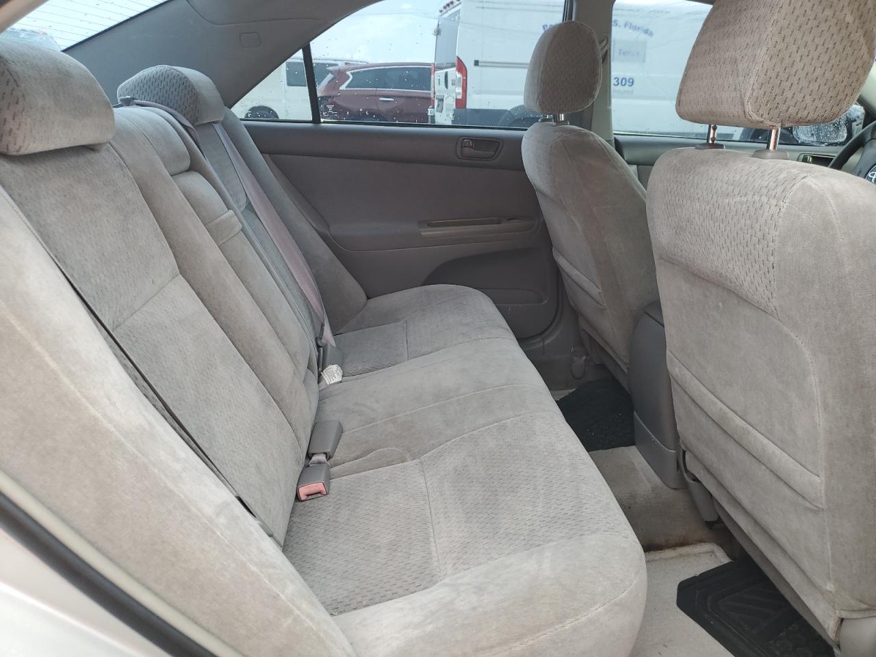 2002 Toyota Camry Le VIN: 4T1BF30K02U013039 Lot: 85106395