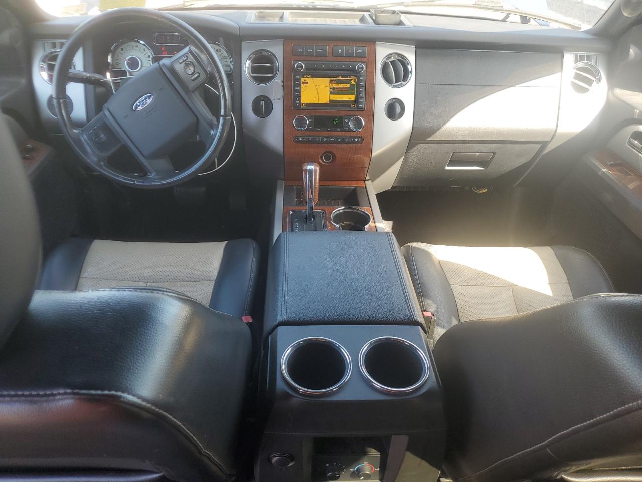 2010 Ford Expedition Eddie Bauer VIN: 1FMJU1J57AEB57565 Lot: 84412545