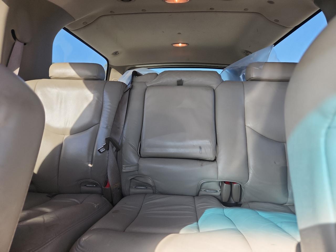 2004 Chevrolet Suburban C1500 VIN: 1GNEC16Z94J162287 Lot: 89719375