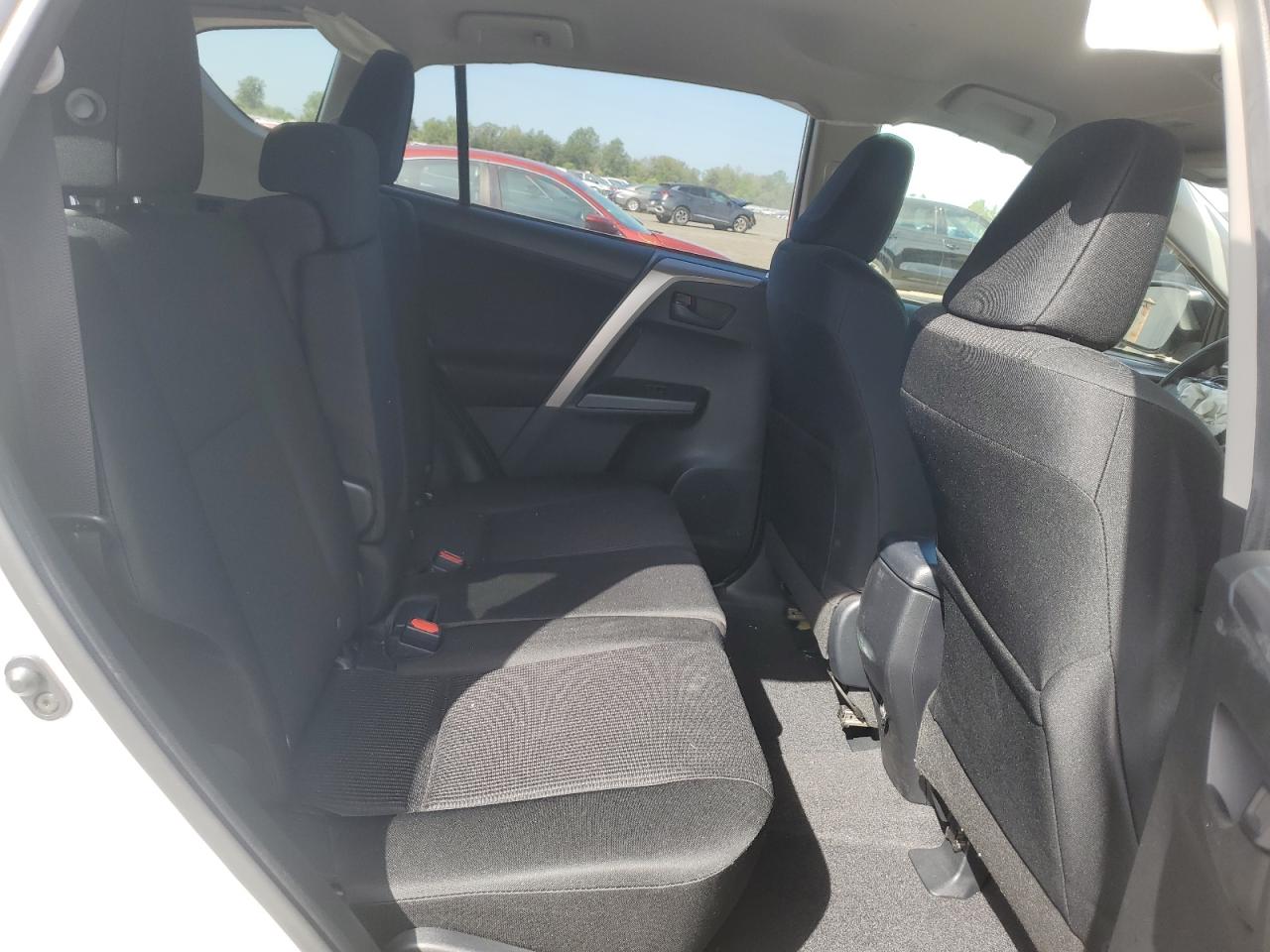 2016 Toyota Rav4 Le VIN: JTMBFREV7GJ063214 Lot: 84452705