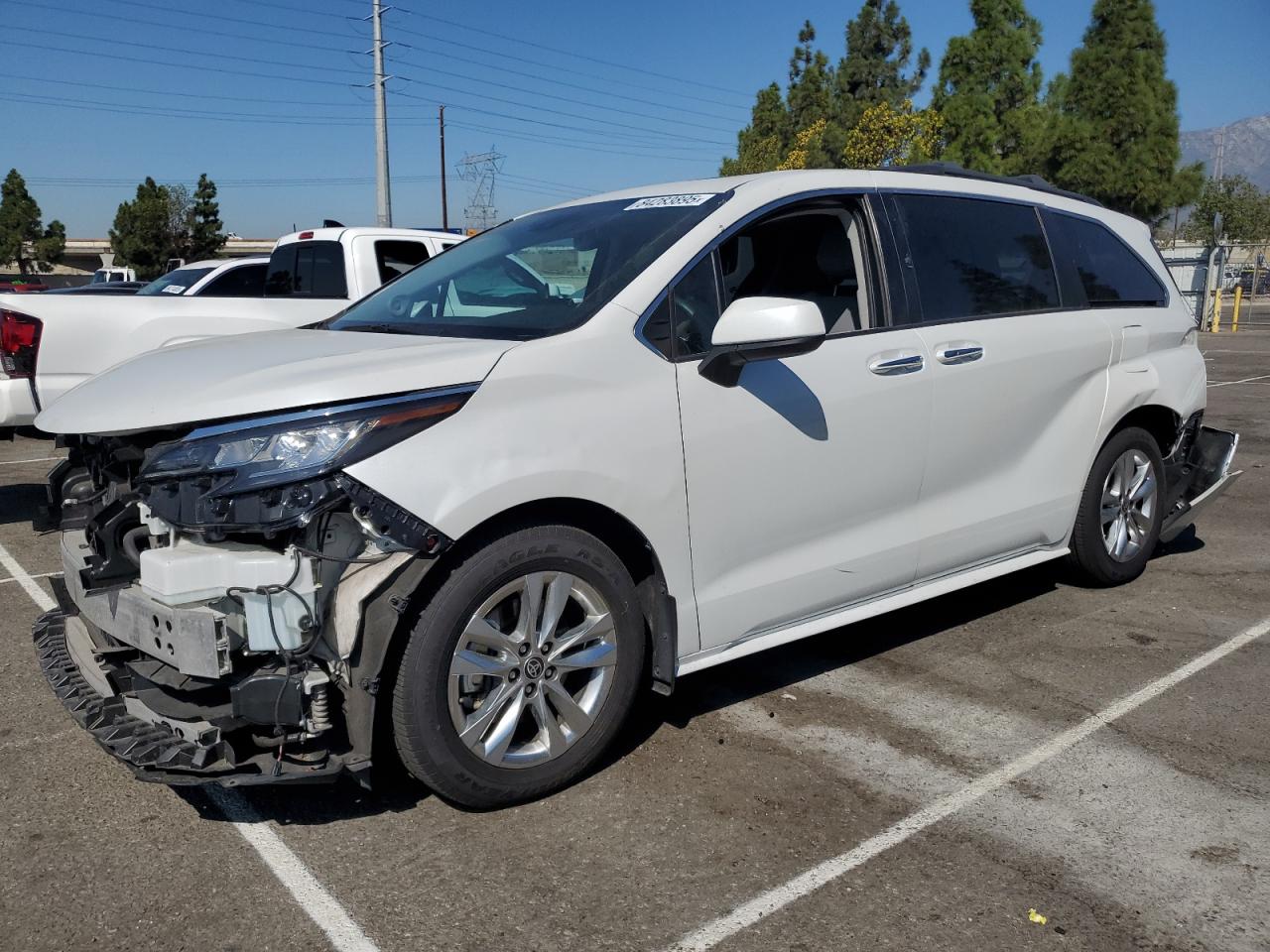 2022 Toyota Sienna Xle