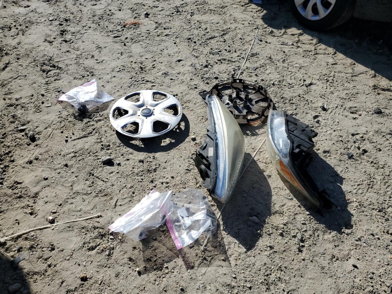 2015 Ford Focus S VIN: 1FADP3E27FL213968 Lot: 81802015