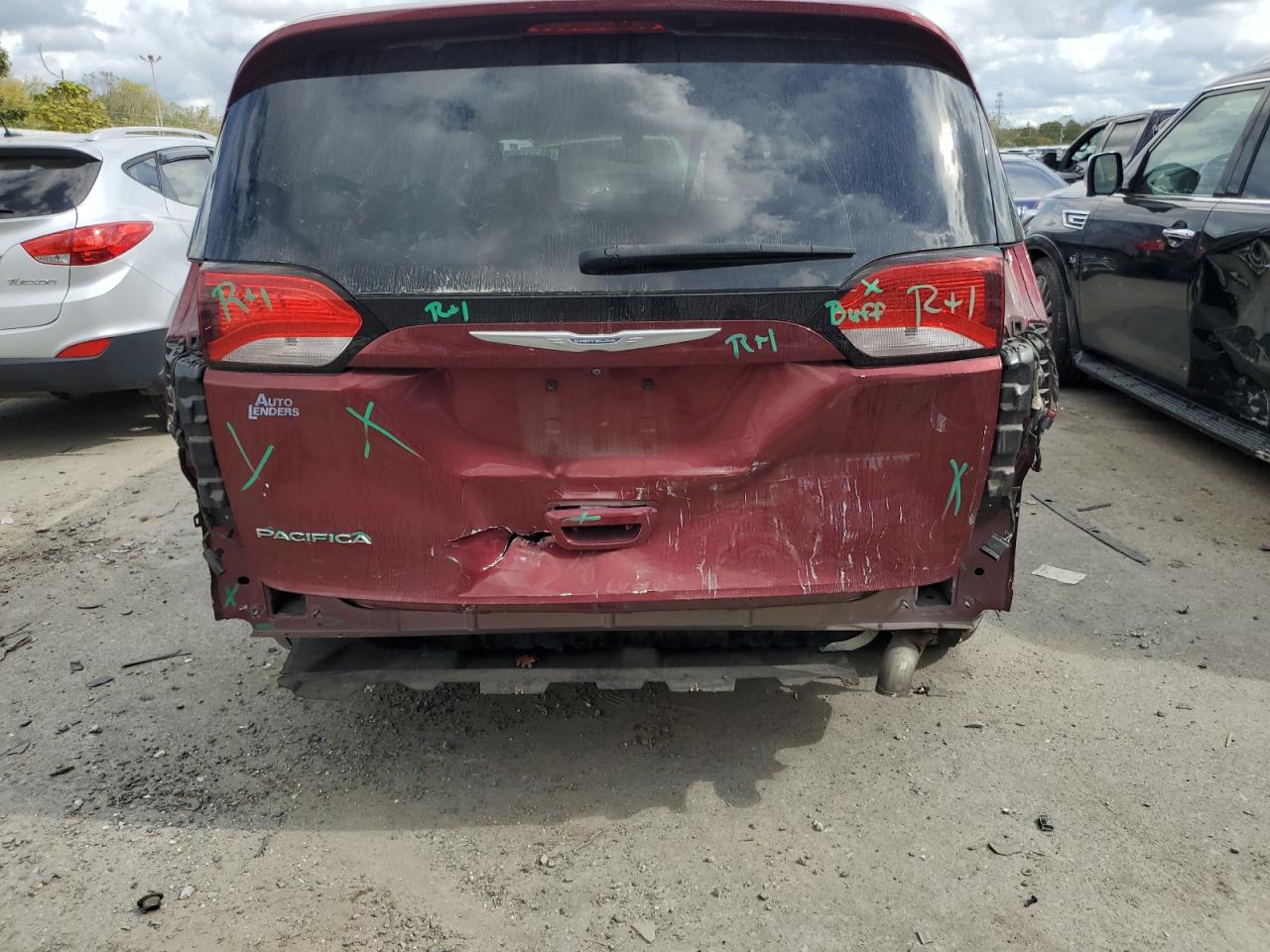 2017 Chrysler Pacifica Touring L VIN: 2C4RC1BG5HR826858 Lot: 85331205