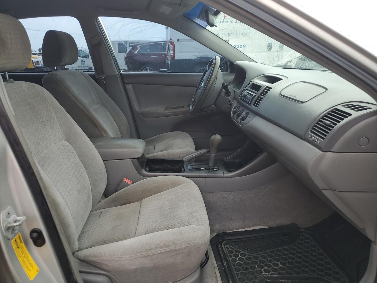 2002 Toyota Camry Le VIN: 4T1BF30K02U013039 Lot: 85106395