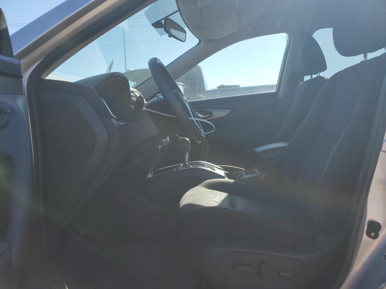 2015 Nissan Rogue S VIN: KNMAT2MVXFP550030 Lot: 82267525