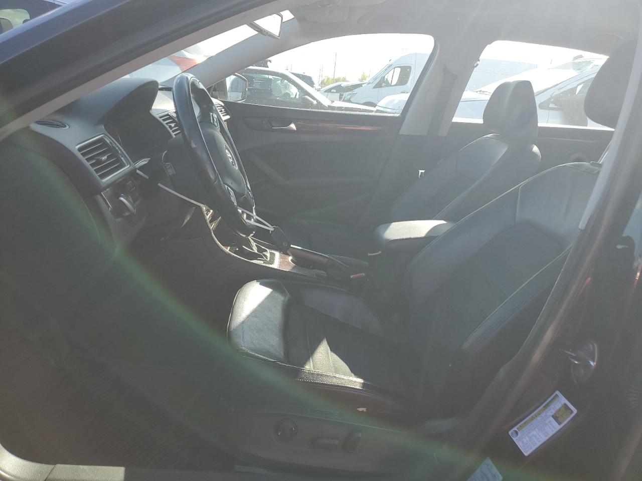 2013 Volkswagen Passat Sel VIN: 1VWCM7A33DC069057 Lot: 85385315