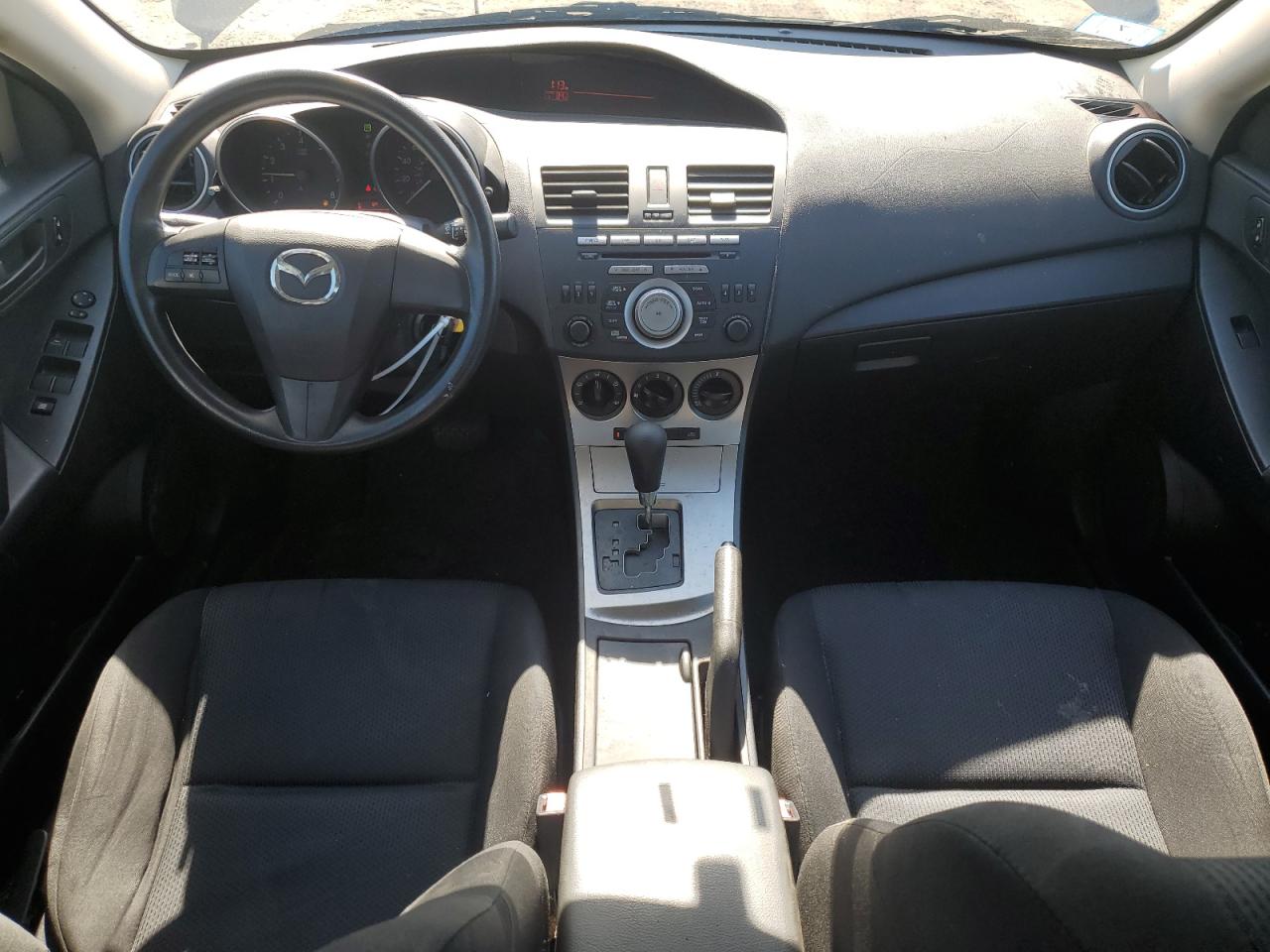 2011 Mazda 3 I VIN: JM1BL1UG0B1418066 Lot: 83825015
