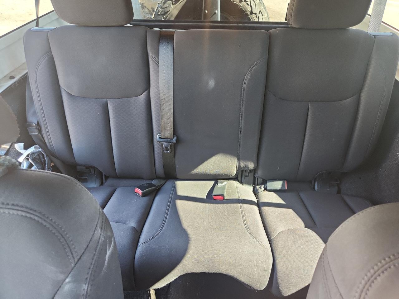 2014 Jeep Wrangler Unlimited Sport VIN: 1C4BJWDGXEL218839 Lot: 86136835