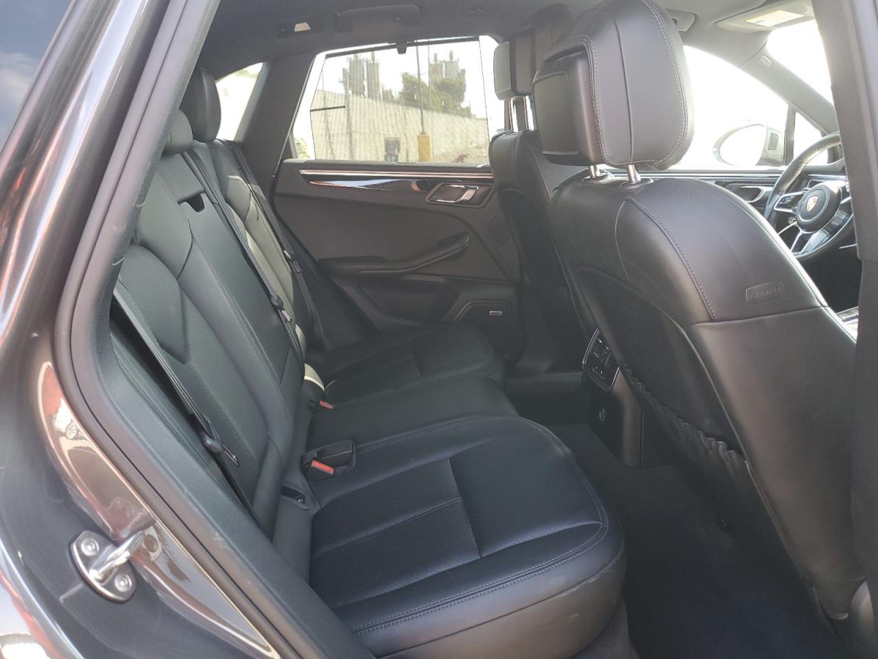 2018 Porsche Macan VIN: WP1AA2A55JLB21533 Lot: 85369405