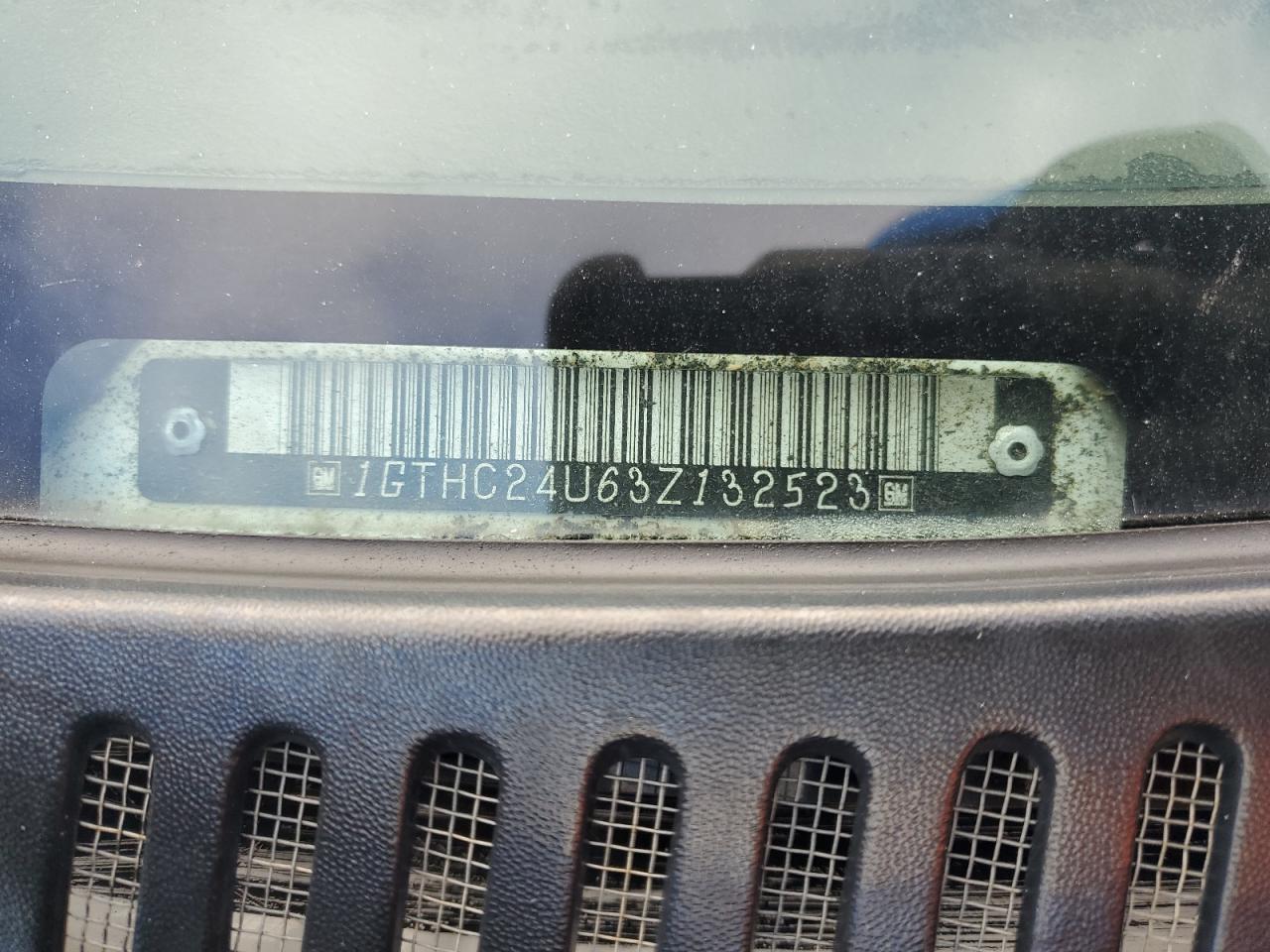 2003 GMC Sierra C2500 Heavy Duty VIN: 1GTHC24U63Z132523 Lot: 87199665