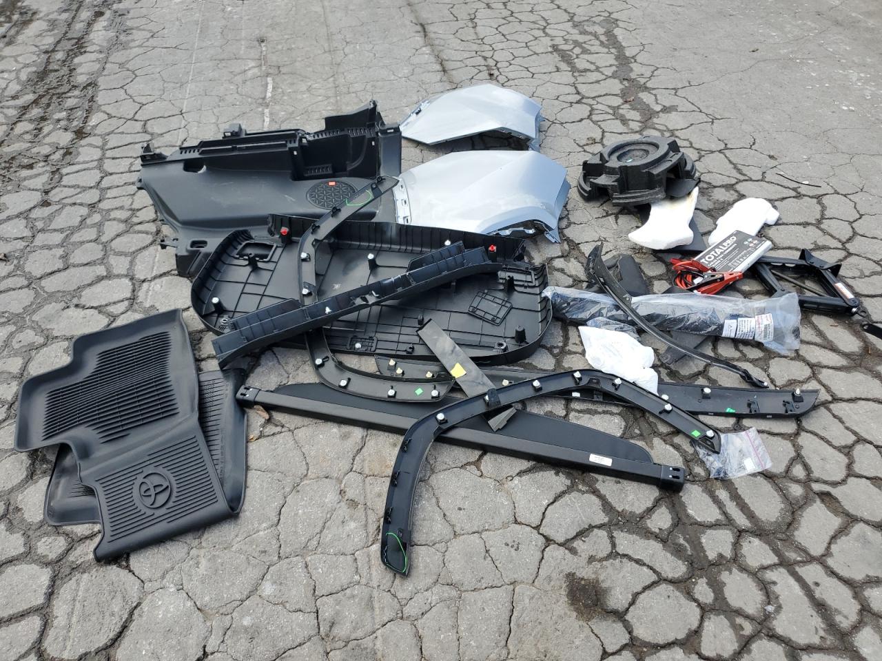 2025 Toyota Rav4 Xle Premium VIN: 2T3A1RFV9SW529888 Lot: 84890285