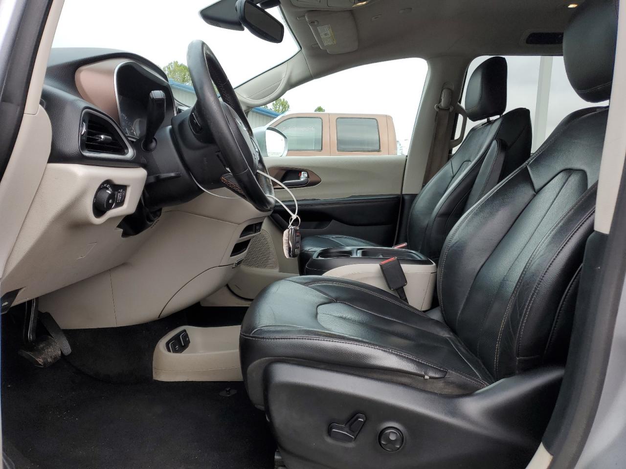 2019 Chrysler Pacifica Touring L VIN: 2C4RC1BG1KR613574 Lot: 86661505