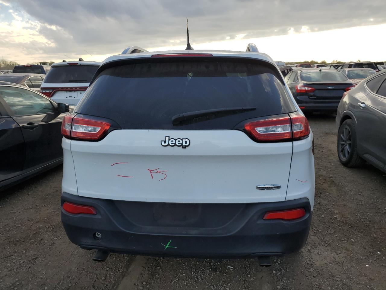 2014 Jeep Cherokee Latitude VIN: 1C4PJLCS7EW155126 Lot: 84039185