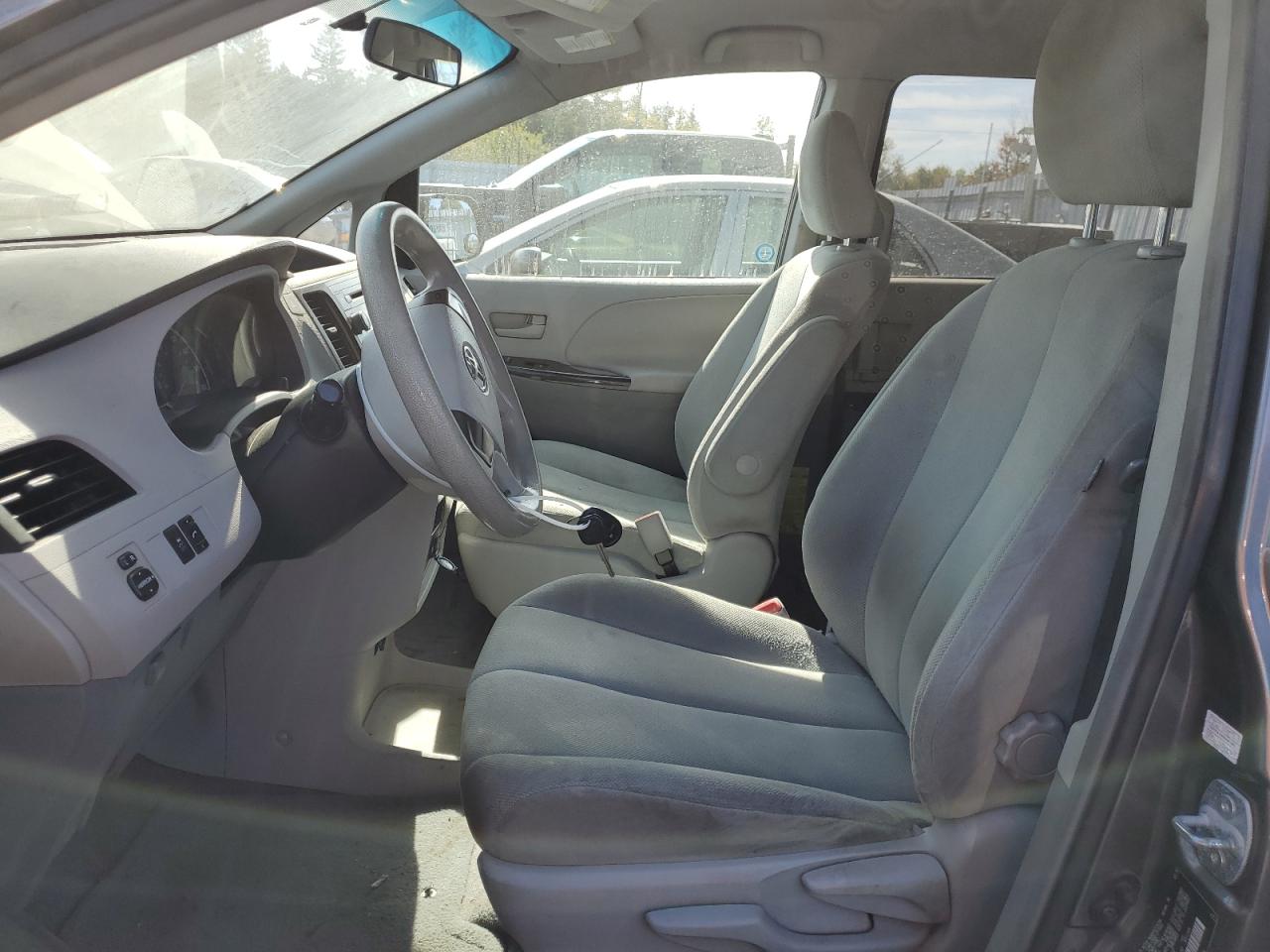 2011 Toyota Sienna VIN: 5TDZK3DC4BS024762 Lot: 80646665