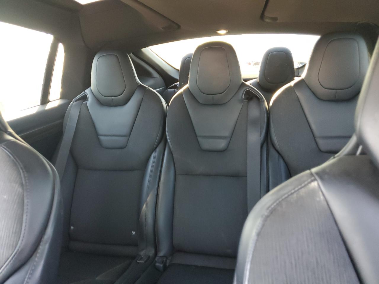 2016 Tesla Model X VIN: 5YJXCAE22GF004875 Lot: 87269055