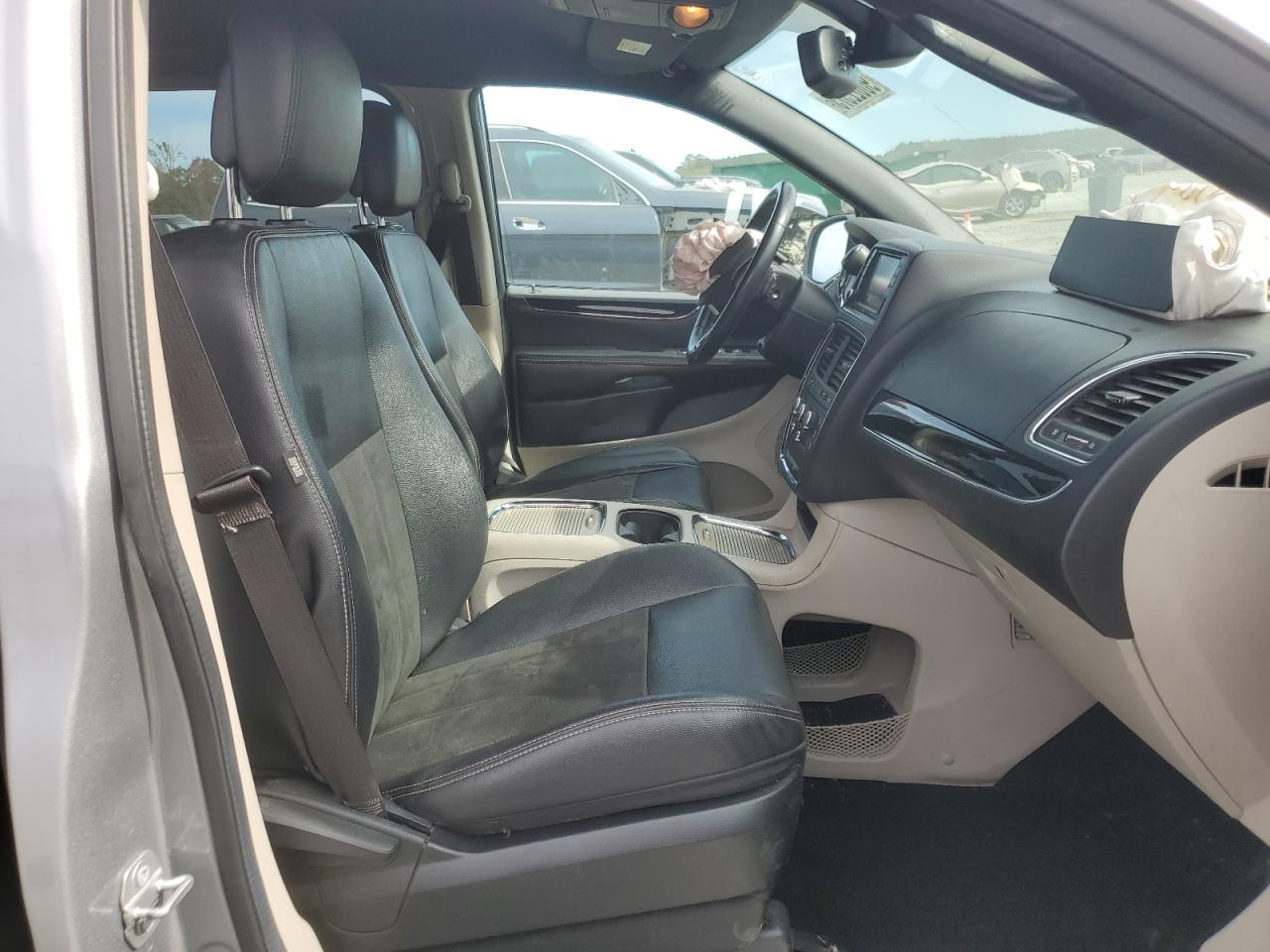 2019 Dodge Grand Caravan Sxt VIN: 2C4RDGCGXKR772074 Lot: 90022575