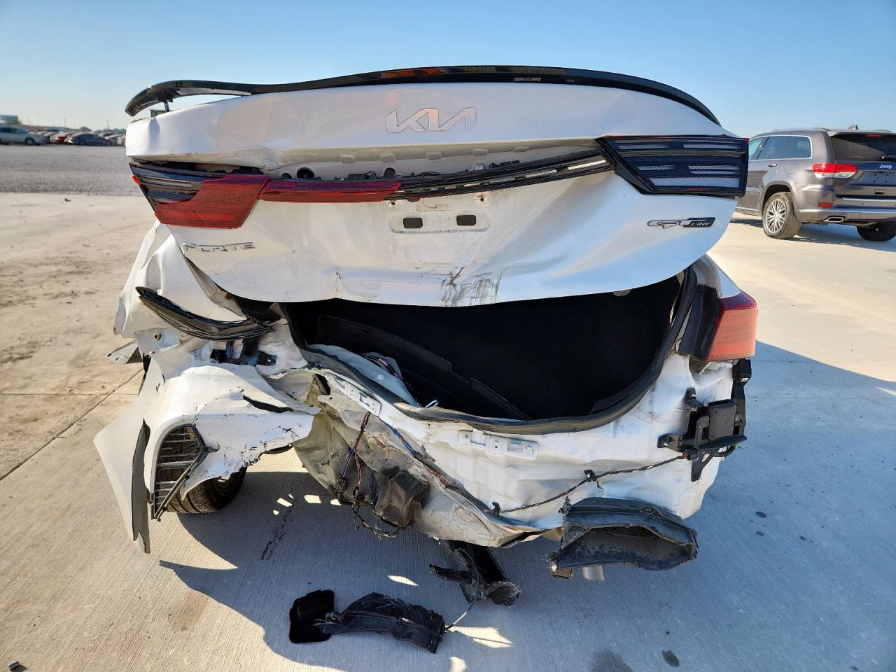 2024 Kia Forte Gt Line VIN: 3KPF54AD9RE767743 Lot: 85572965