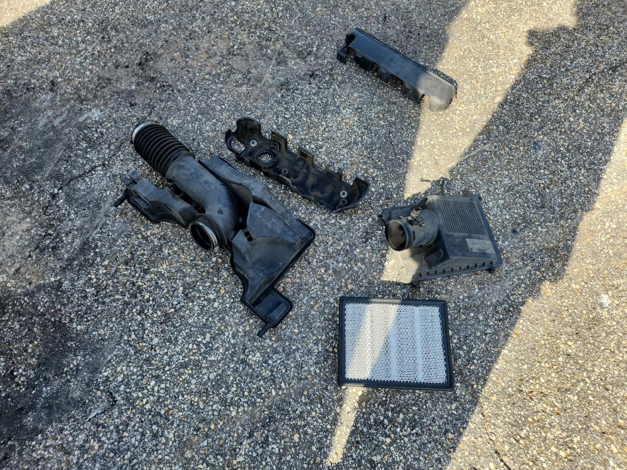 2015 GMC Yukon Sle VIN: 1GKS1AKC5FR551648 Lot: 84889235