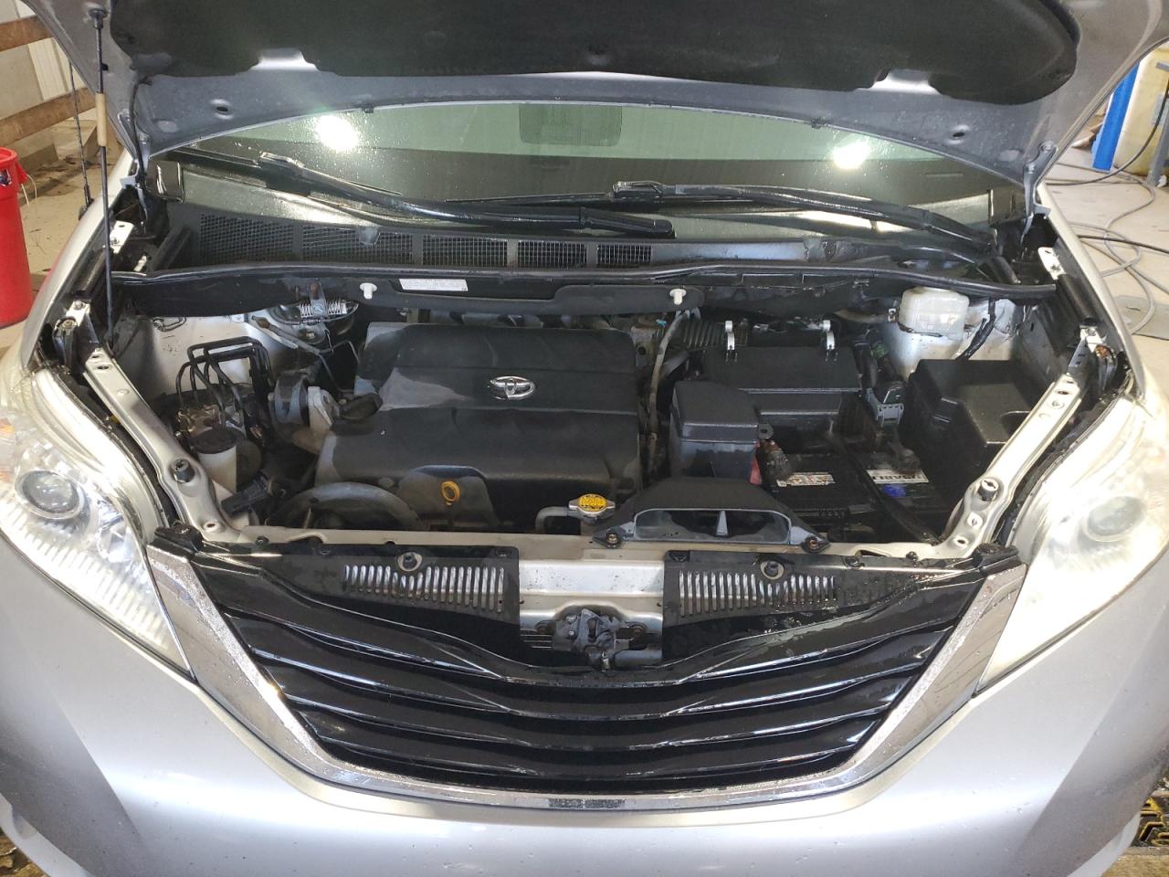 2011 Toyota Sienna Le VIN: 5TDKK3DC3BS156803 Lot: 85092125