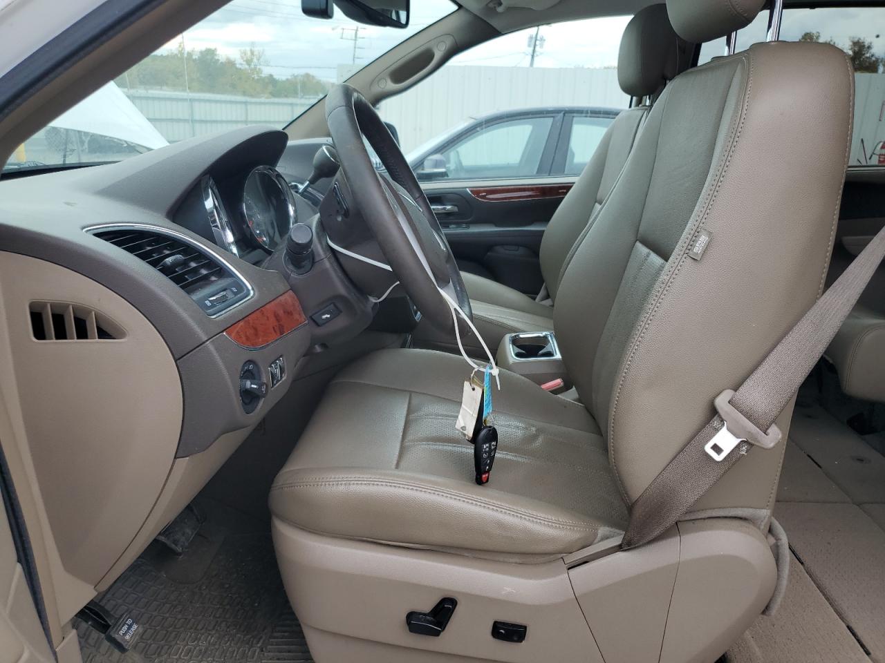 2014 Chrysler Town & Country Touring L VIN: 2C4RC1CG7ER409932 Lot: 85125855