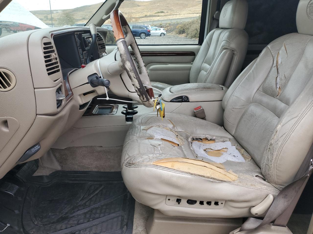 2000 Cadillac Escalade Luxury VIN: 1GYEK63R1YR227826 Lot: 86548275