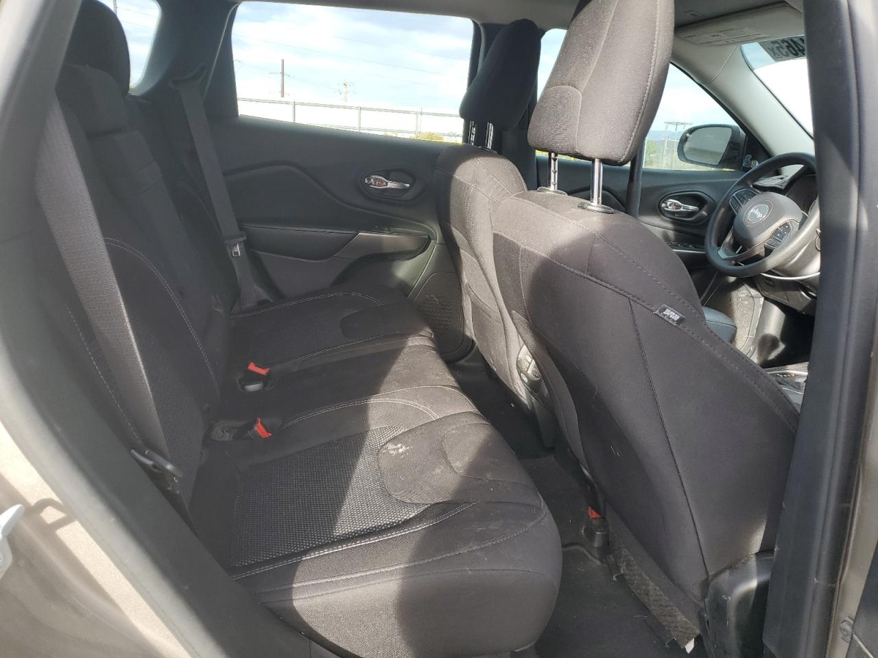 2019 Jeep Cherokee Latitude VIN: 1C4PJMCB6KD334402 Lot: 90064465