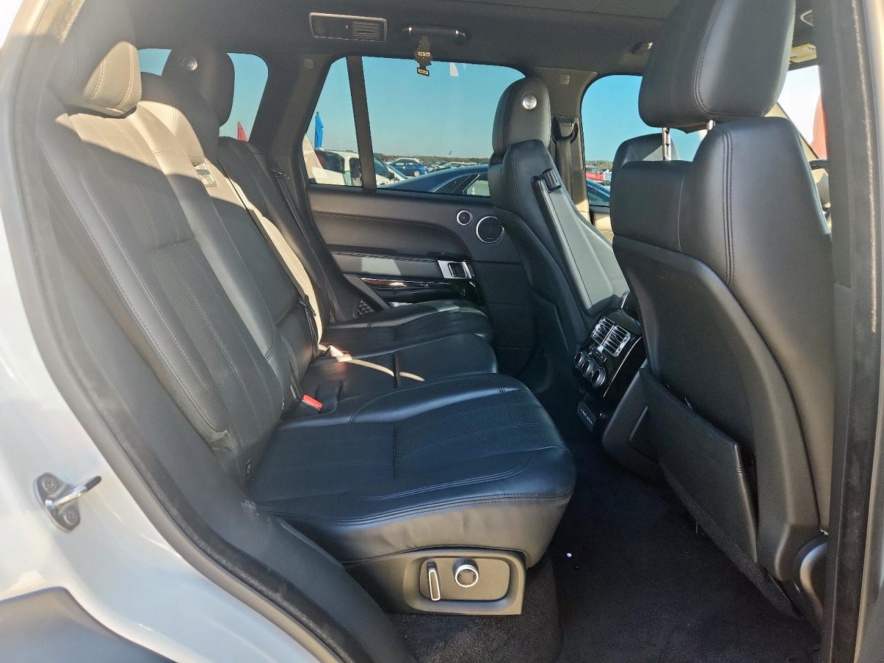 2017 Land Rover Range Rover Hse VIN: SALGS2FV8HA370361 Lot: 82647105