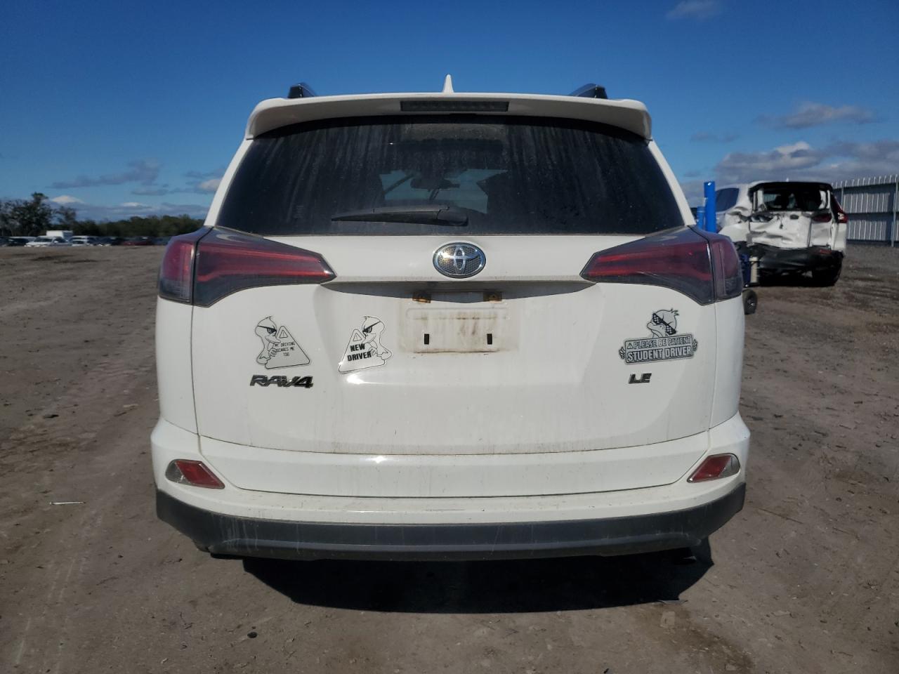 2017 Toyota Rav4 Le VIN: JTMZFREV4HJ130819 Lot: 85687895
