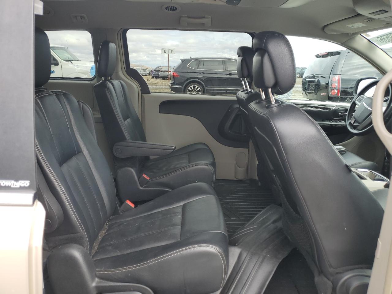 2014 Chrysler Town & Country Touring VIN: 2C4RC1BG4ER256427 Lot: 82169535