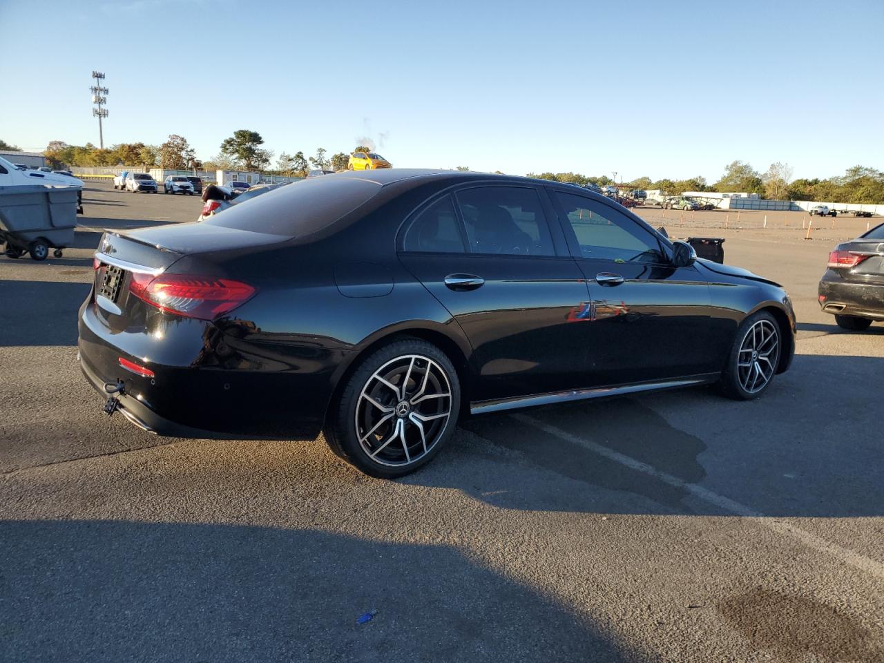 V (W213, S213, C238) V (W213, S213, C238)