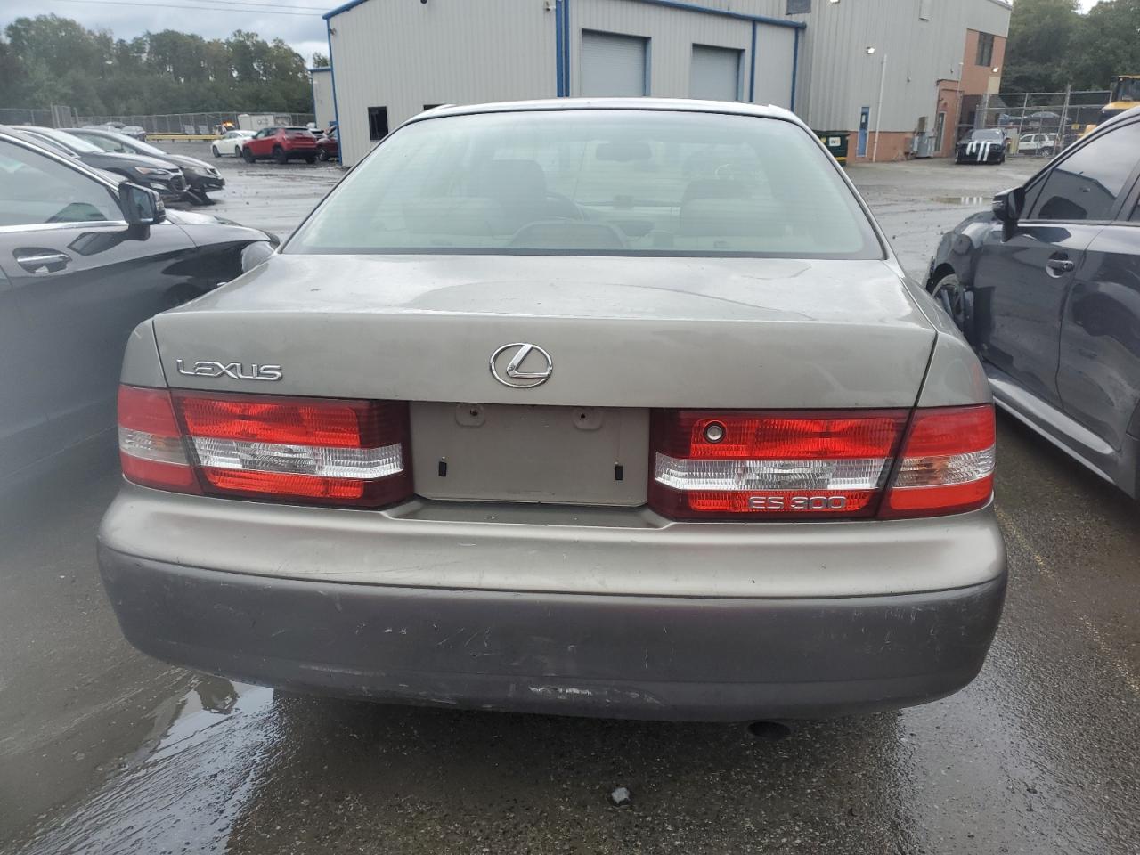 2000 Lexus Es 300 VIN: JT8BF28G2Y0242903 Lot: 82256085