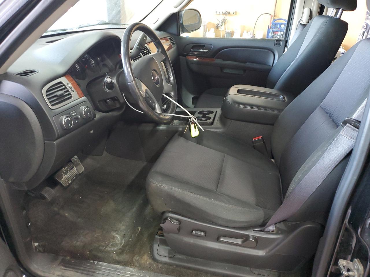 2013 GMC Yukon Sle VIN: 1GKS2AE02DR339320 Lot: 83984415