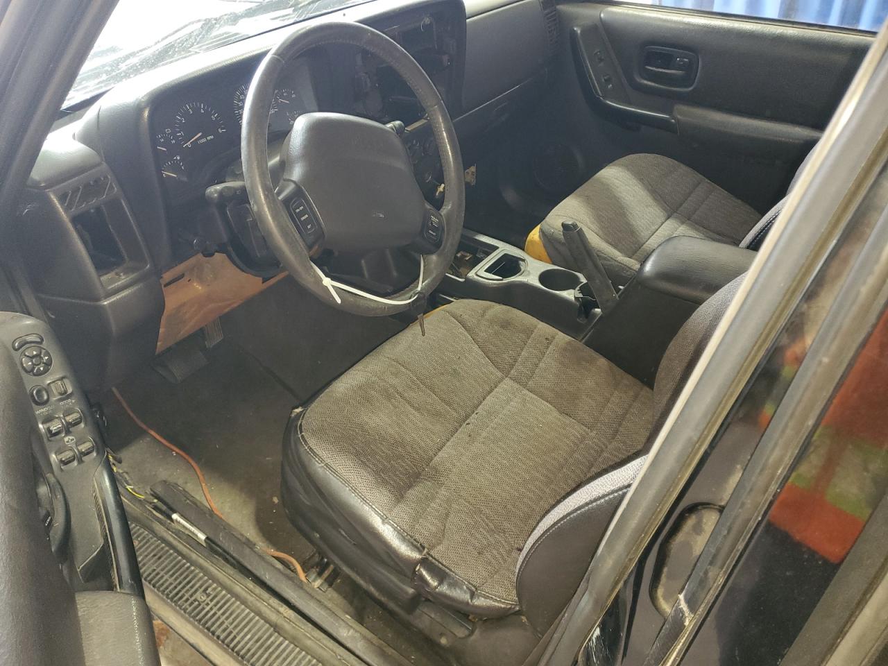 2001 Jeep Cherokee Sport VIN: 1J4FF48S61L629567 Lot: 82771645