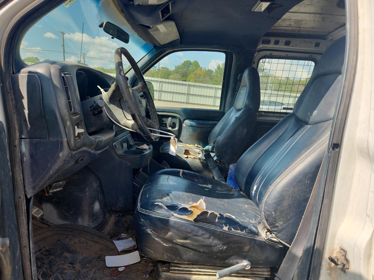 2000 Chevrolet Express G2500 VIN: 1GCFG25WXY1203918 Lot: 85143135